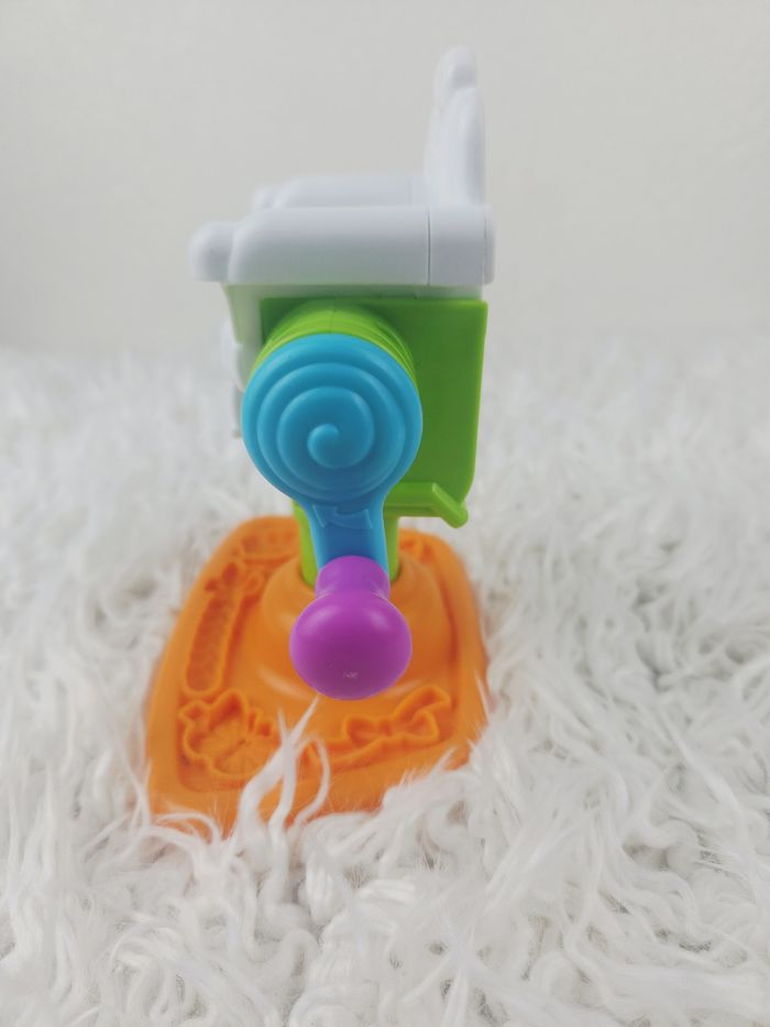 Le coiffeur marque Play-Doh 🎅 - photo numéro 8