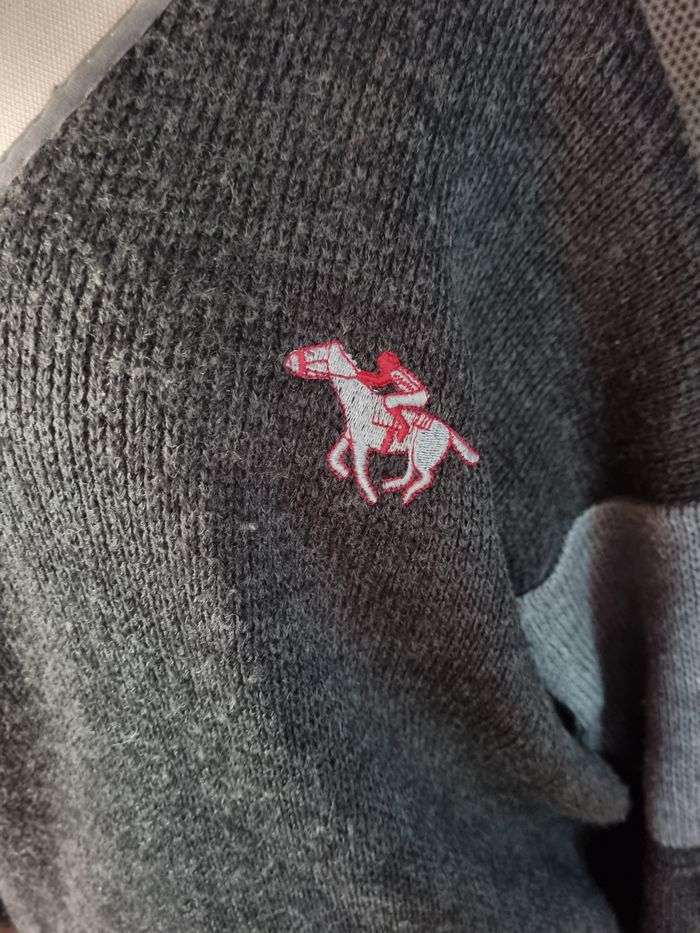 Pull d'hiver col V gris taille 48-50 - photo numéro 2