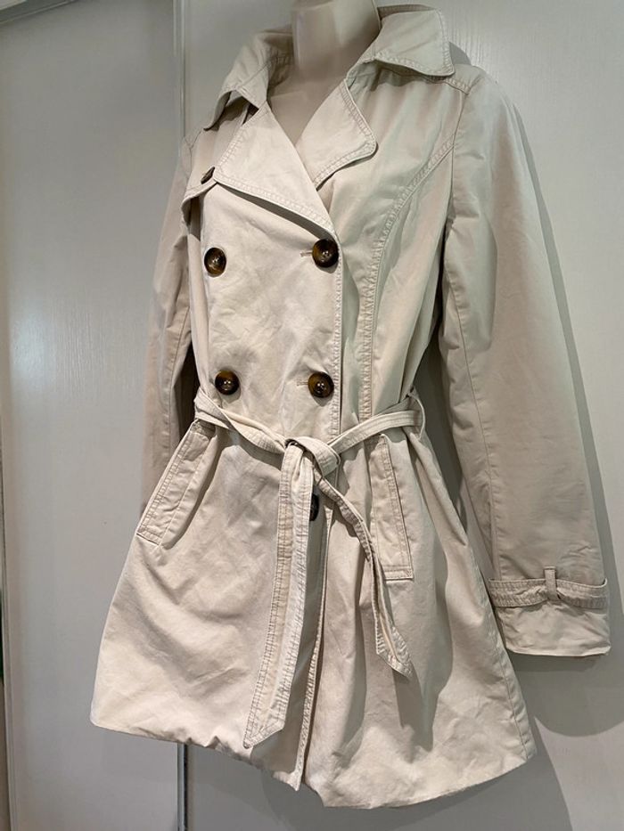 Trench esprit, taille 40 c’est couleur beige, très clair - photo numéro 20