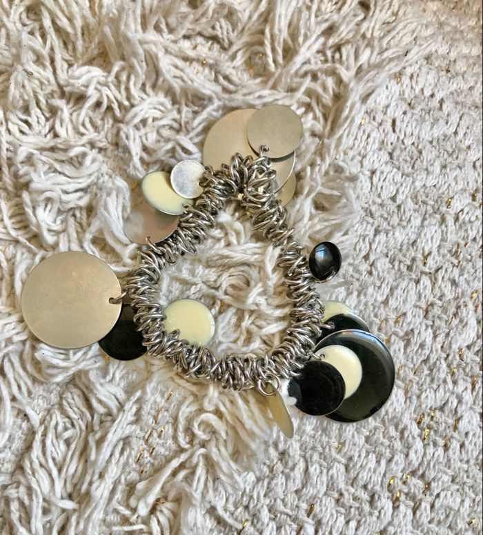 💜 Magnifique bracelet breloque noir & beige argenté 💜 - photo numéro 4