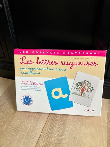 Coffret Montessori lettres rugueuses
