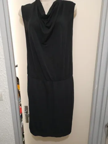 robe taille 42 noire pailleté