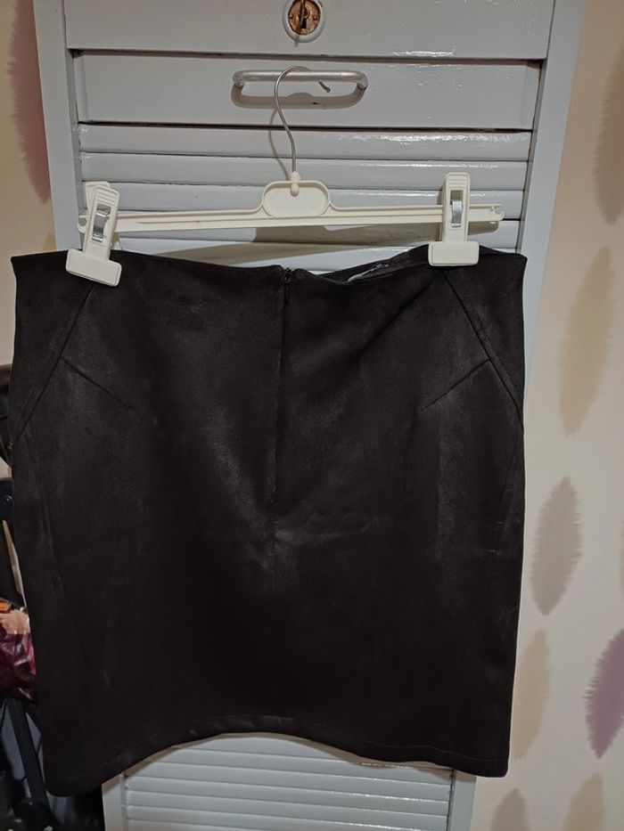 jupe courte en suédine Taille 44 - photo numéro 2