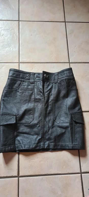 Jupe bréal type simili cuir taille 36