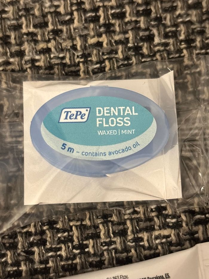 Lot de produits dentaire neuf dentifrice fils dentaire bain de bouche - photo numéro 4