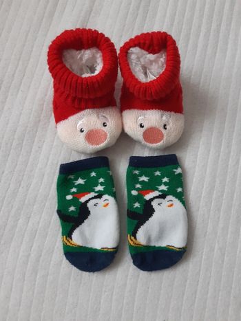Lot d'une paire de chaussons et chaussettes de Noël 3/6mois
