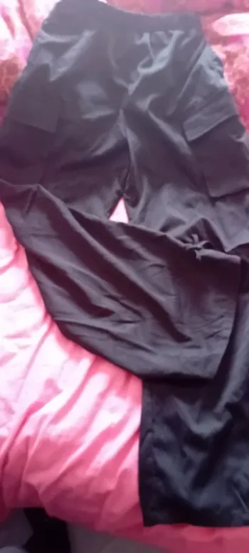 Joli pantalon cargo fin à jambes très large shein 12 ans