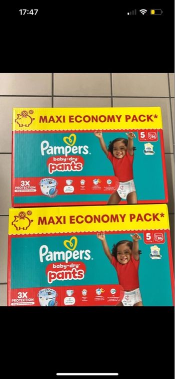 2 cartons couches t5 Pampers neuf