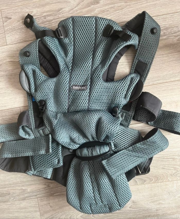 Porte bébé babybjorn couleur green