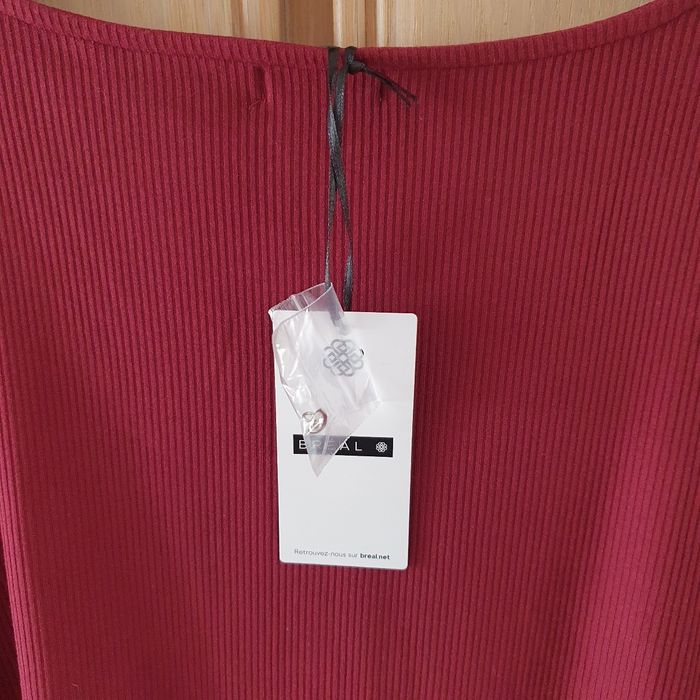 Très joli hait couleur bordeaux avec petits boutons taille XXL breal - photo numéro 7