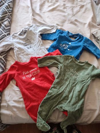 Lot 4 pyjamas 6 mois