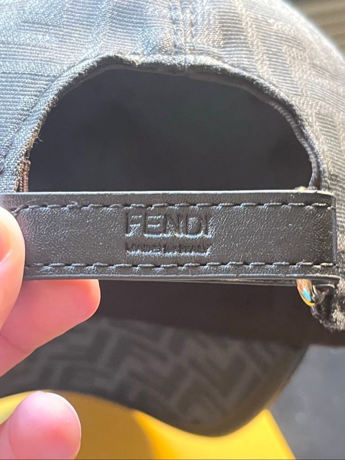 Casquette fendi - photo numéro 4