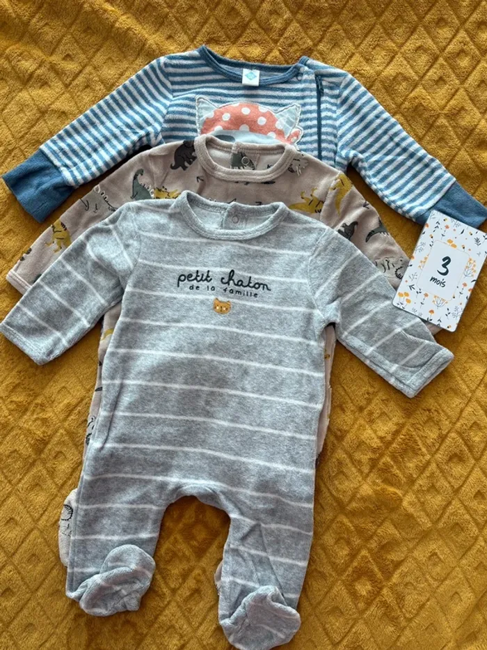 Lot 3 pyjamas velours Kiabi