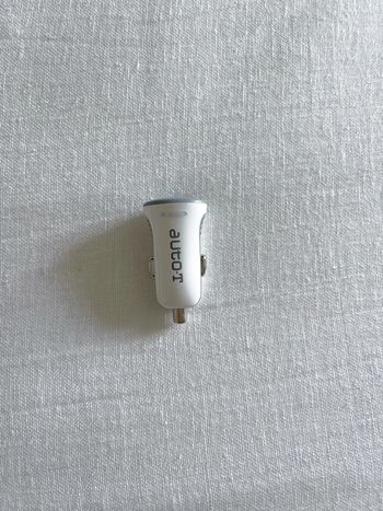 Lot 2 prises auxiliaire noir ou blanche