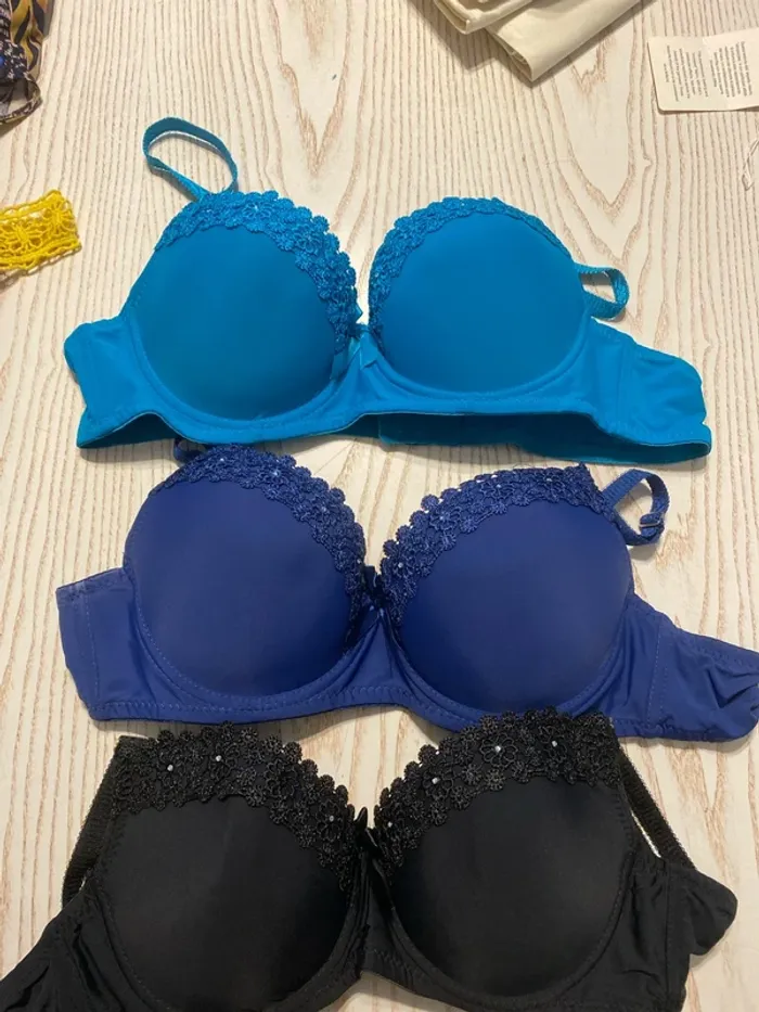 lot 3 soutien gorge push up bretelle amovible neuf 95b