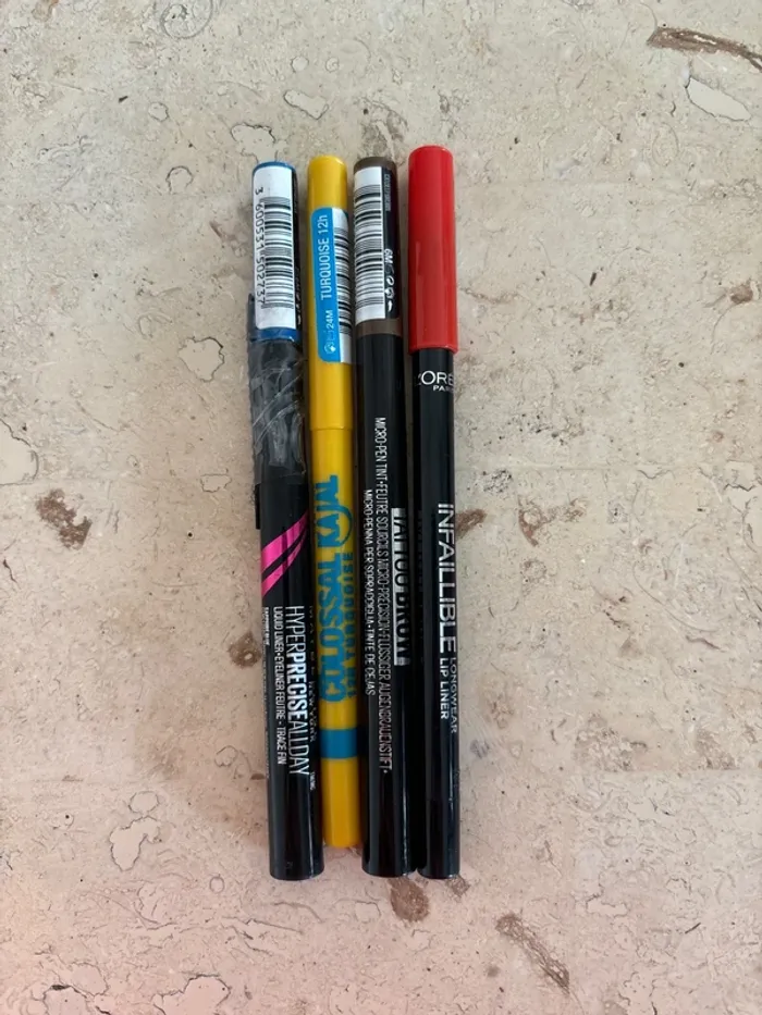 Lot crayon 44 - photo numéro 2