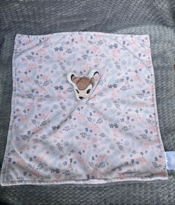 Doudou plat Bambi feuille fleur rose bleu blanc gris Disney