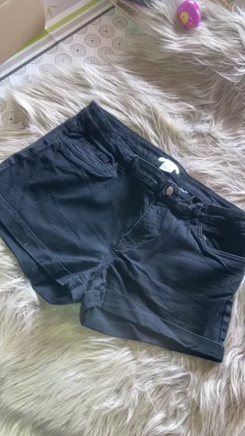 Short noir H&M taille 40