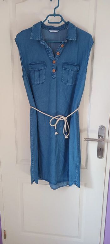 Robe couleur jean et ceinture