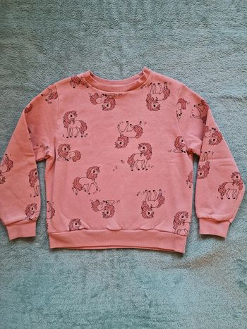 Très joli pull 122.128 cm