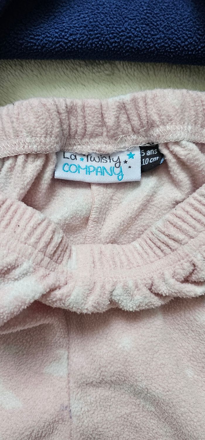 Pyjama deux pièces enfant de la marque la twisty company 5 ans - photo numéro 4