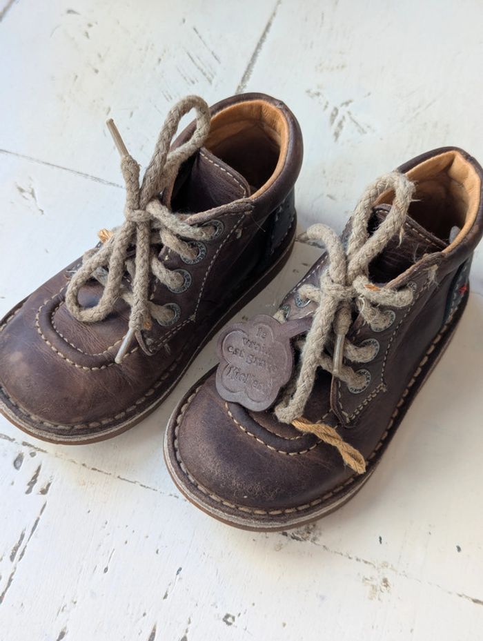 Chaussures montantes en cuir marron Kickers – Taille 25