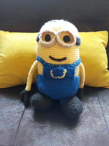 Peluche doudou Kevin les minions fait main 24 cm