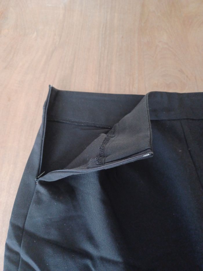 Jupe noire - photo numéro 5