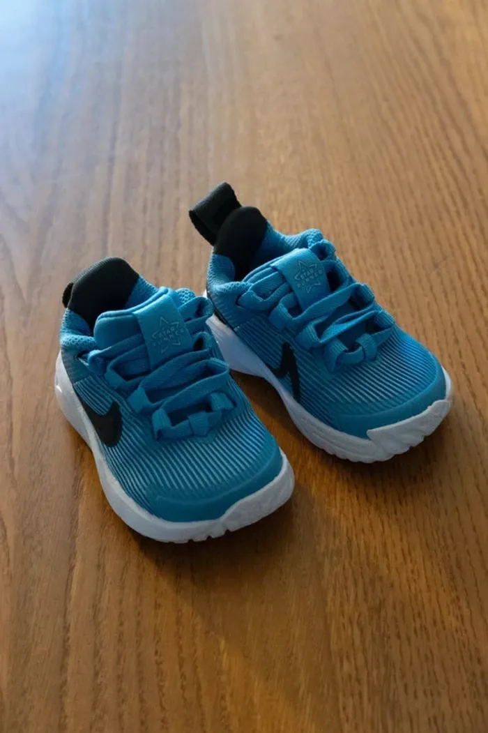 Basket NEUVE nike star runner 4 - photo numéro 3