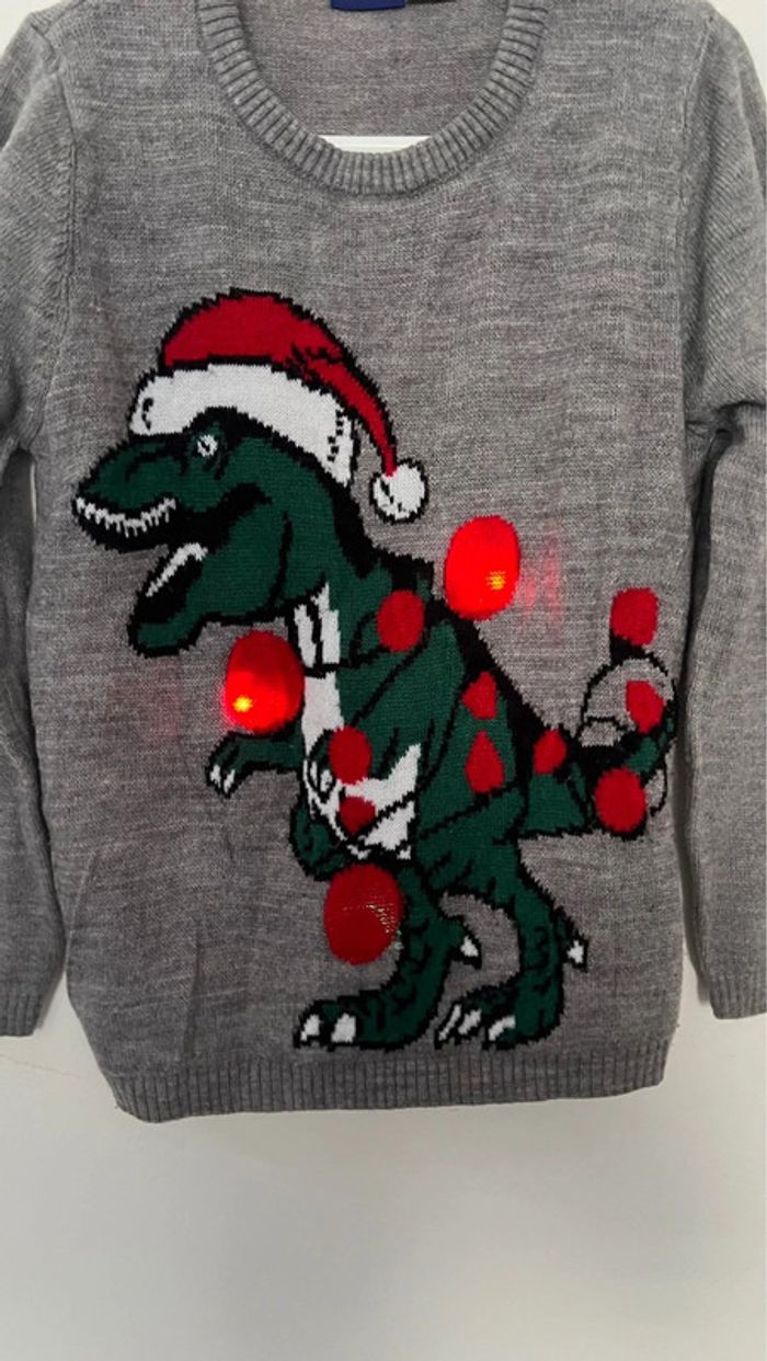 Pull en parfait état 100% acrylique marque lupilu 4/6 ans  avec led  lumineux - photo numéro 7