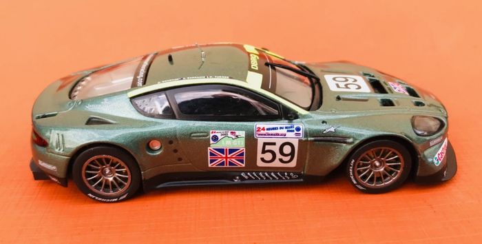 Voiture miniature Aston Martin DBR9 (2005) Echelle : 1/43ème - photo numéro 5