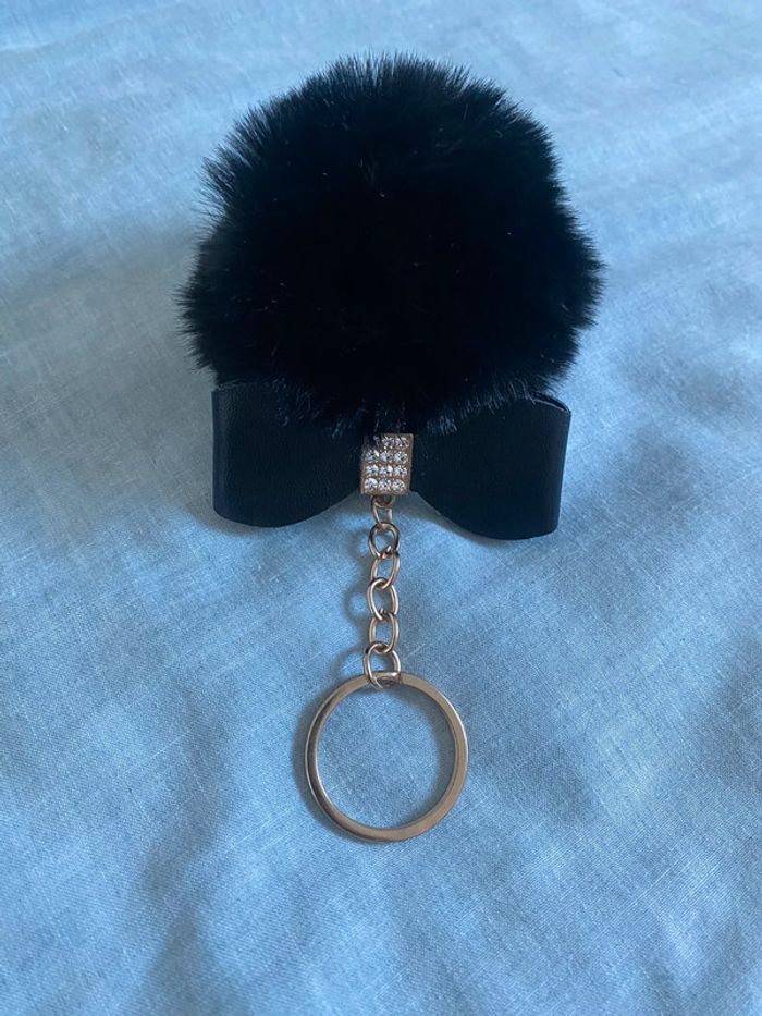 Superbe porte-clés pompon noeud noir