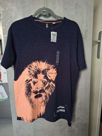 Tee-shirt bleu marine manches courtes imprimé lion