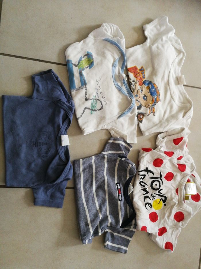 Lot 2 de bodies manches courtes