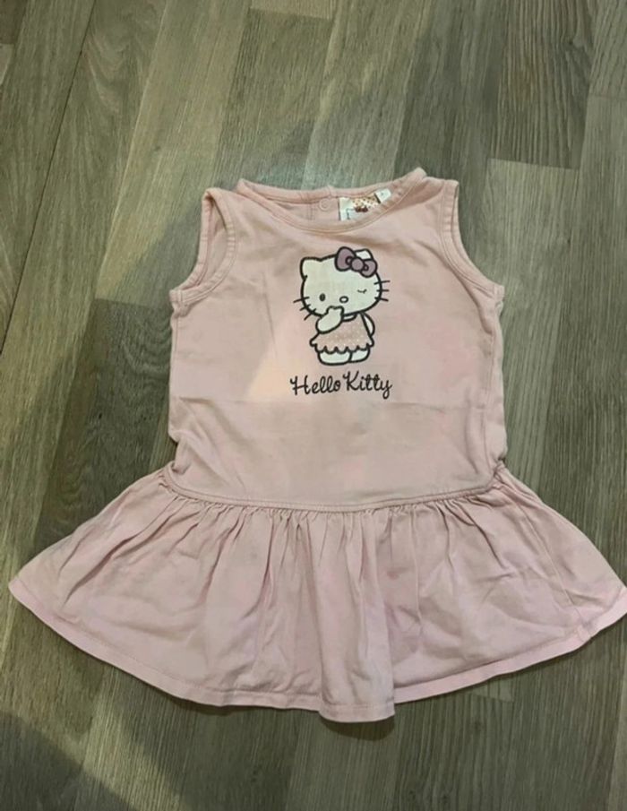 Très belle robe Disney hello Kitty taille 12 mois - photo numéro 2
