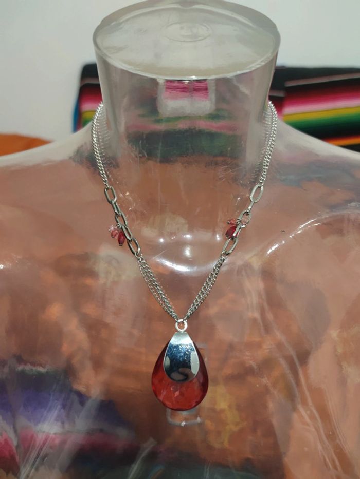 Collier fantaisie métal argenté et pierre rouge imitation saphir - photo numéro 2