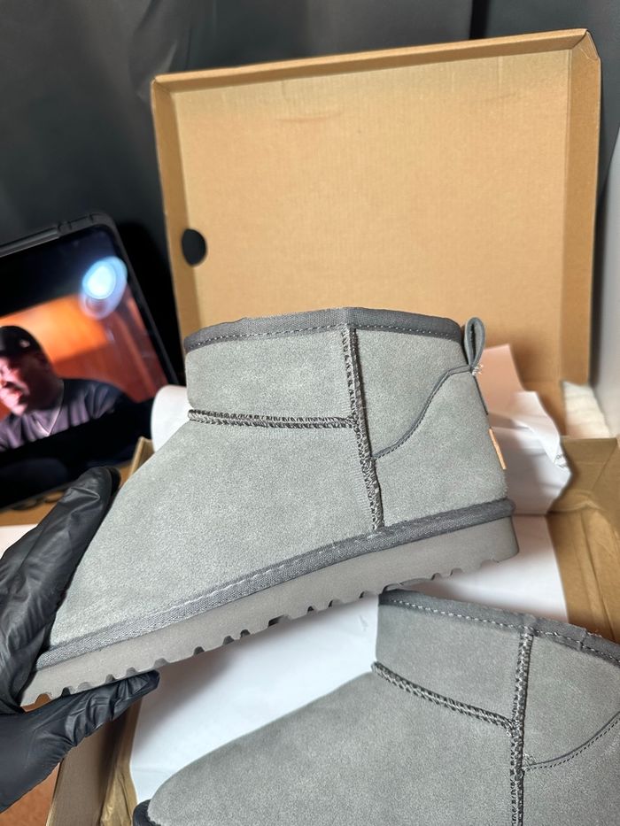 Botte Ugg Classic Ultra Mini - Grise - photo numéro 4