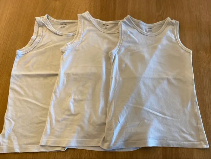 Débardeurs sous pulls 4 ans