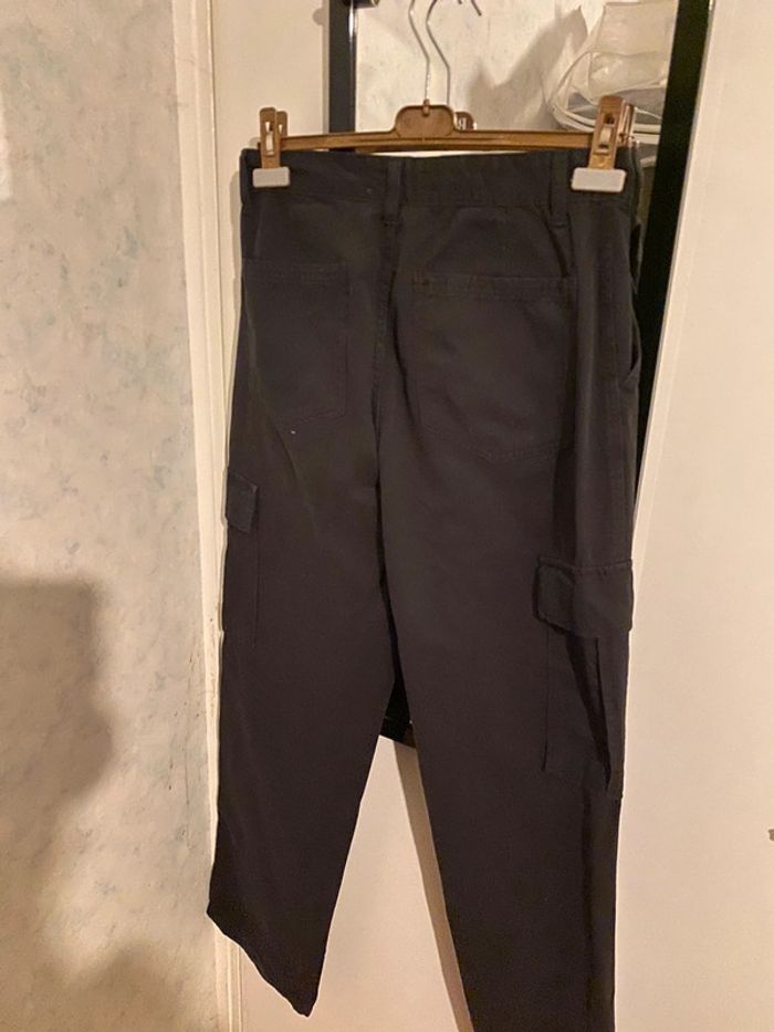 Pantalon cargo Stradivarius - photo numéro 3