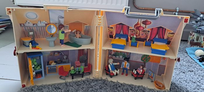 Maison playmobil avec accessoires - photo numéro 2