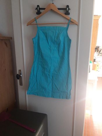 Robe turquoise cache cache