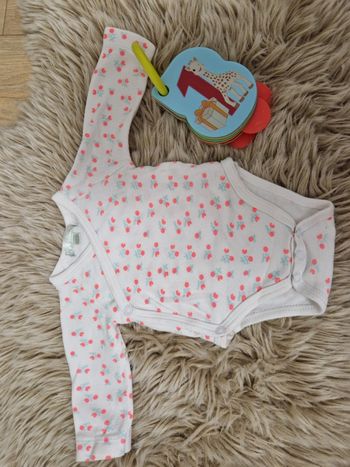 Body  bébé fille comme neuf taille 1  mois