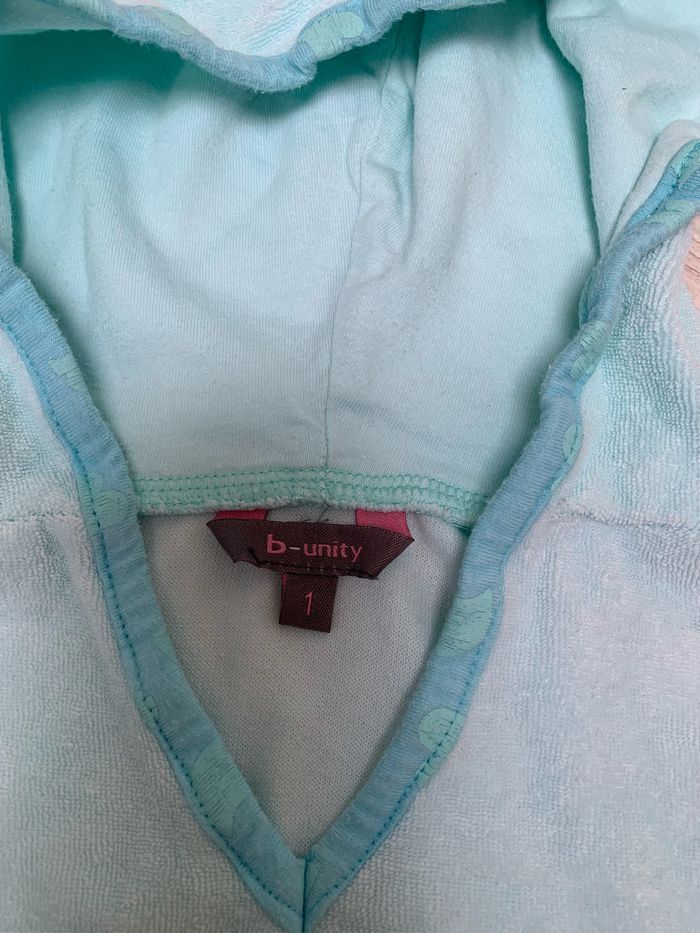 Cape de bain bleue 1 an - photo numéro 5