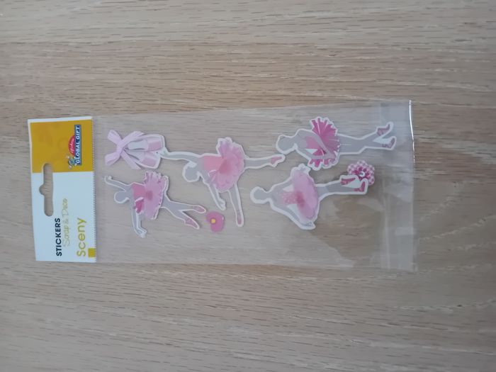 Stickers Global Gift thème danse - Excellent état - photo numéro 1