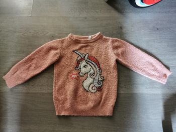 Pull licorne bouloché 3 ans