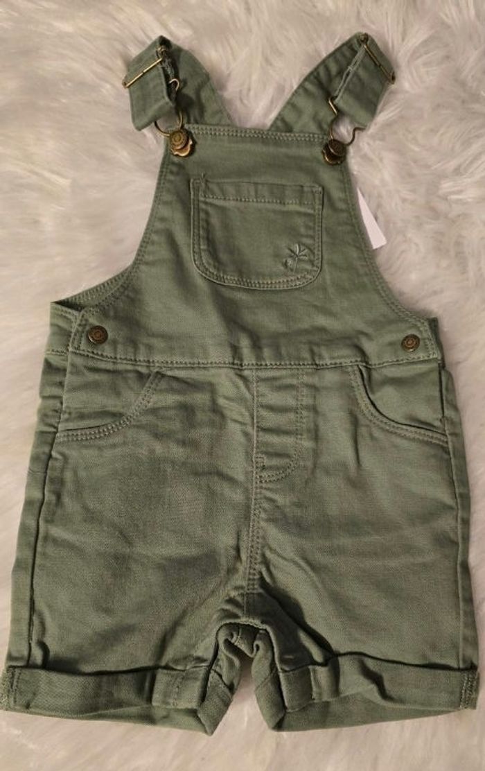 Neuve (non portée) 🏷🤩😍 salopette 18mois garçon 😍🤩