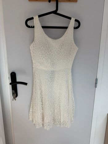 Robe patineuse dentelle blanc cassé TU