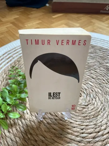 Livre - il est de retour