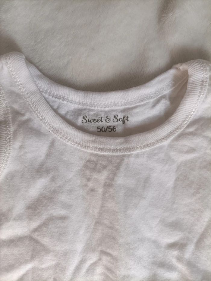 Lot 1 mois – 4 bodys + 1 pyjama tout doux - photo numéro 3