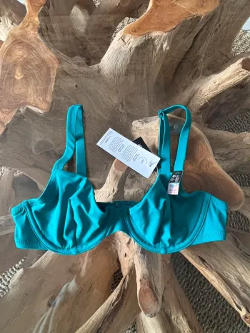 Haut de maillot de bain Etam vert émeraude 85C